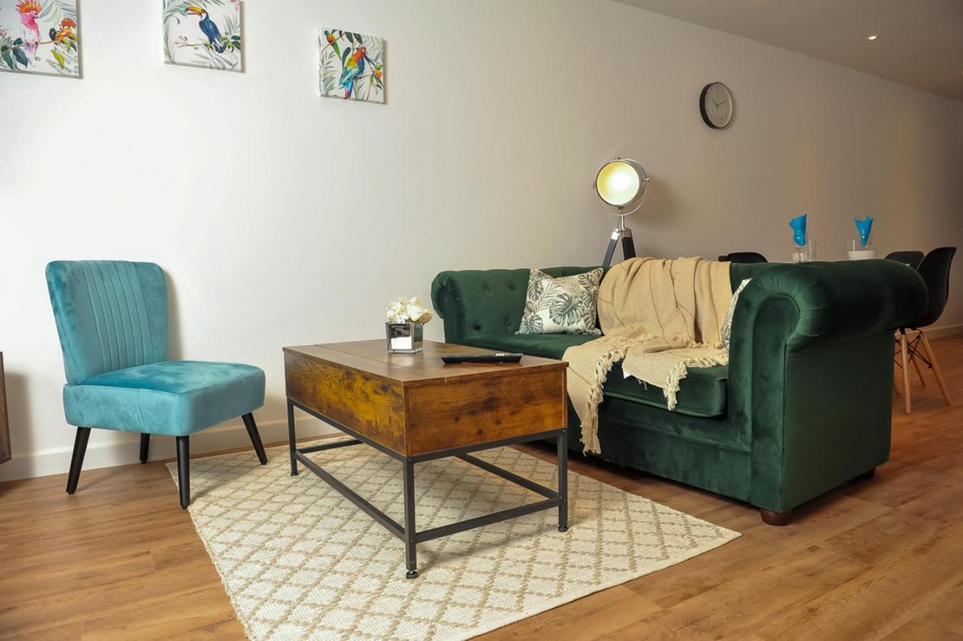 Select Sa - Queens Terrace Ридинг